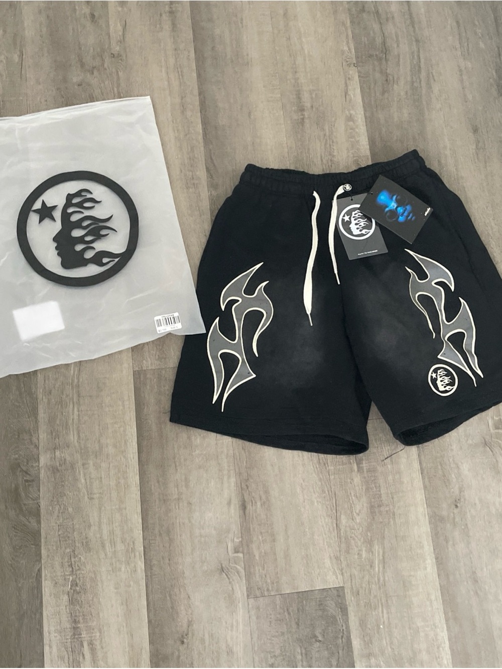 Hellstar shorts black and grey flame shorts